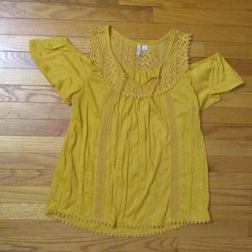 EST. 1946 Cold Shoulder Shirt With Lace and Crochet Ball Decorations, Size S